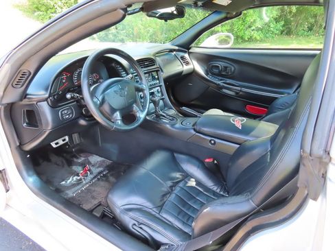 Used 1997 Chevrolet Corvette Coupe w/ Memory Pkg RWD image 21