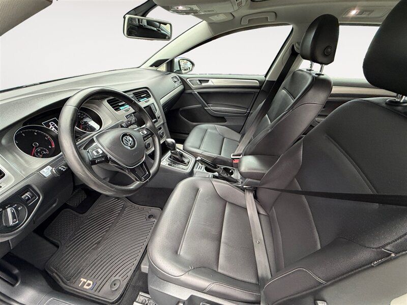 Used 2015 Volkswagen Golf TDI SE FWD image 10