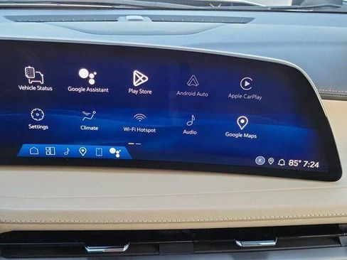 Certified 2024 Cadillac XT4 Luxury FWD image 23