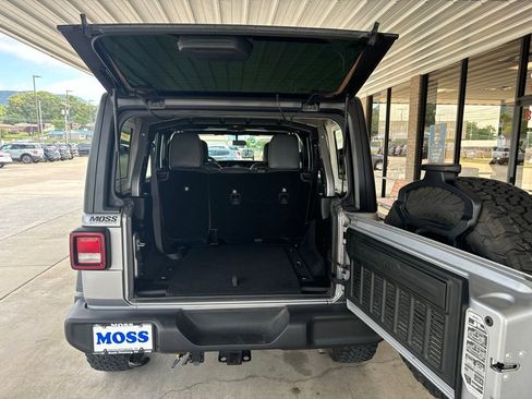 Used 2018 Jeep Wrangler Unlimited Sport AWD/4WD image 25