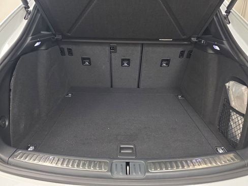 Used 2024 Porsche Macan image 28