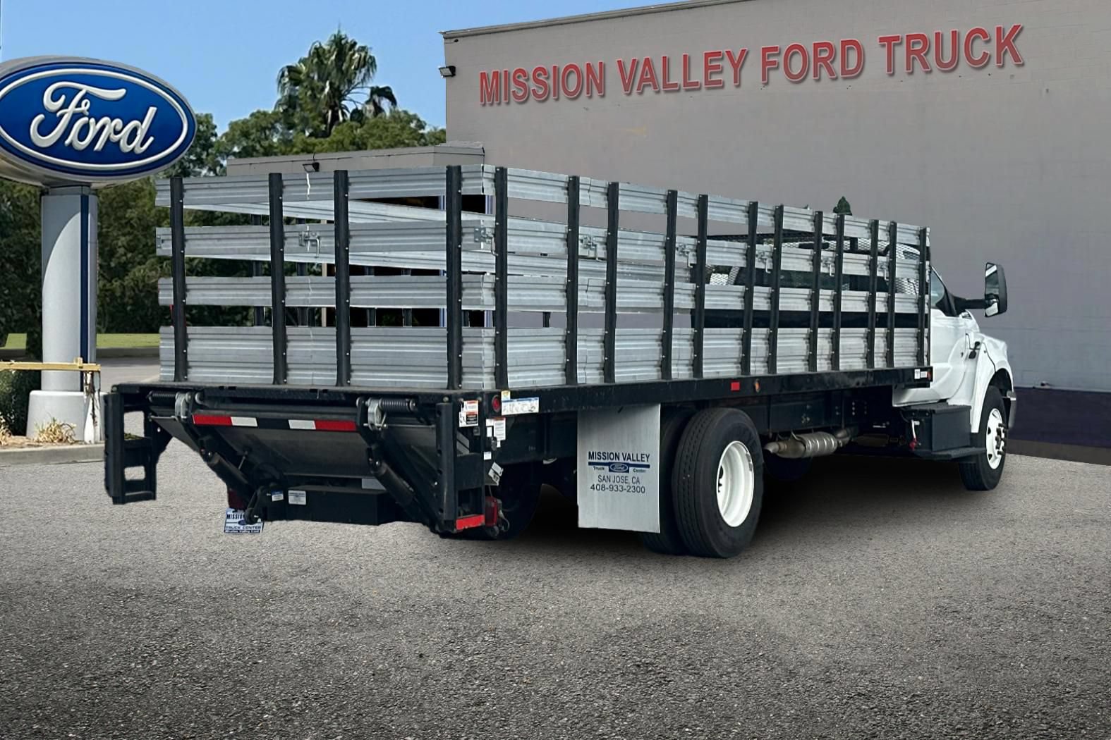 Used 2025 Ford F650 2WD Regular Cab Super Duty image 4