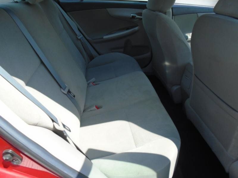 Used 2012 Toyota Corolla LE FWD image 17