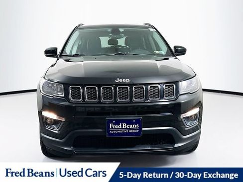 Used 2018 Jeep Compass Latitude w/ Popular Equipment Group AWD/4WD image 2
