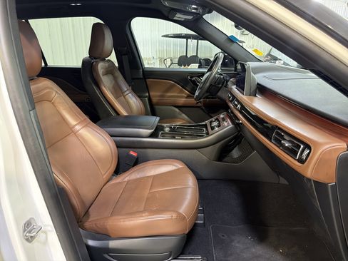 Used 2022 Lincoln Aviator Reserve w/ Elements Package Plus RWD image 12