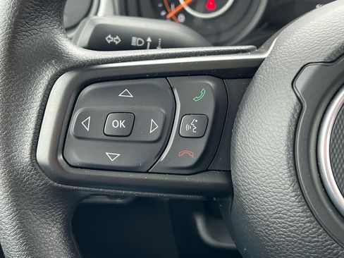 Used 2025 Jeep Gladiator Sport image 27