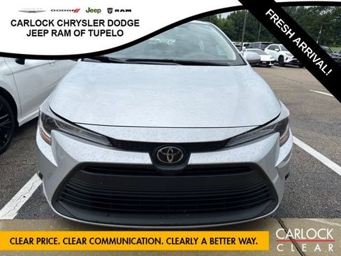 Used 2024 Toyota Corolla LE FWD image 3