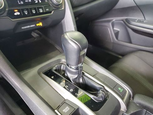 Used 2018 Honda Civic Sport image 30