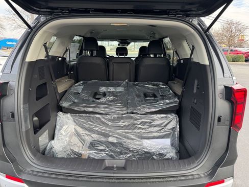 New 2026 Kia Carnival image 7