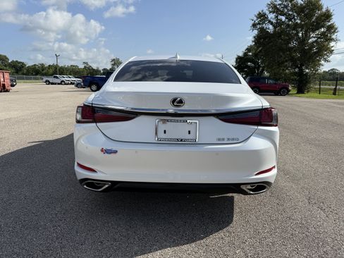 Used 2025 Lexus ES 350 w/ Premium Package FWD image 3