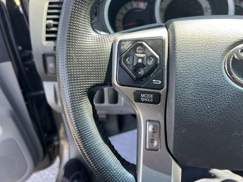 Used 2014 Toyota Tacoma PreRunner w/ SR5 Package RWD image 19