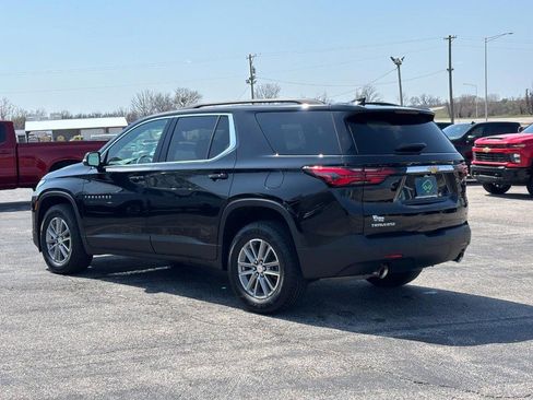 Used 2023 Chevrolet Traverse LT image 3
