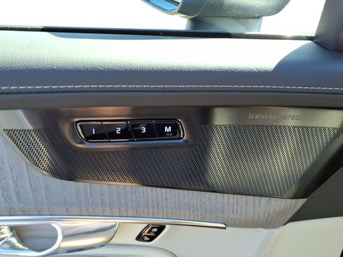 New 2026 Volvo XC90 B6 Ultra image 12