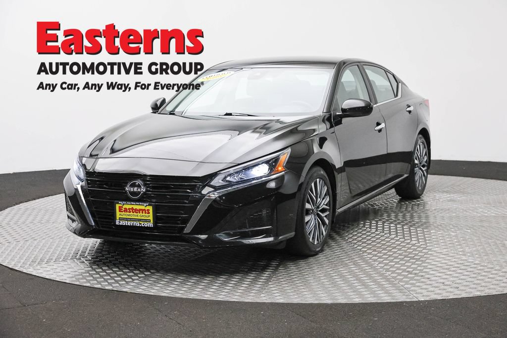 Used 2023 Nissan Altima 2.5 SV FWD image 1
