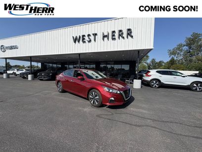 Used 2022 Nissan Altima 2.5 SV w/ SV Premium Package