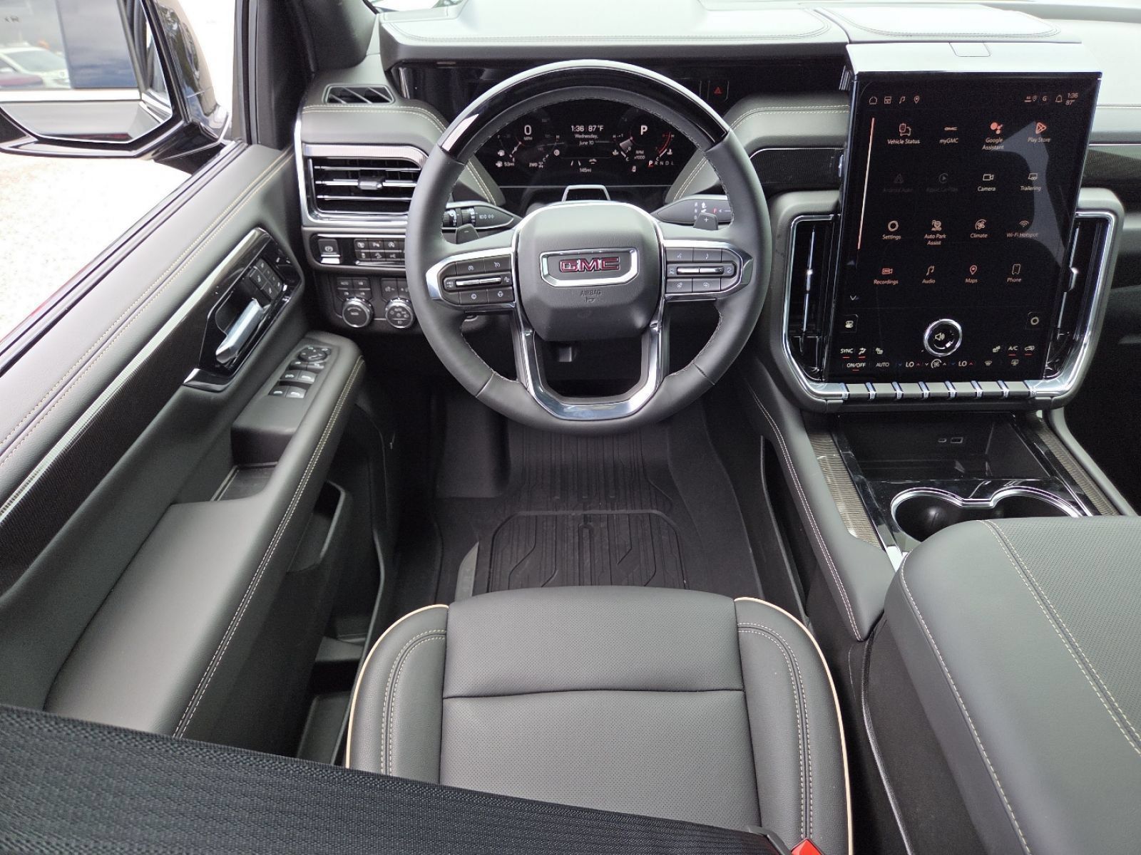 New 2026 GMC Yukon Elevation w/ LPO, Elevation Black Package AWD/4WD image 30