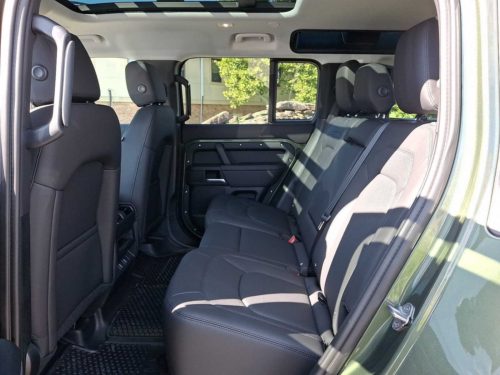 New 2026 Land Rover Defender 110 S AWD/4WD image 7