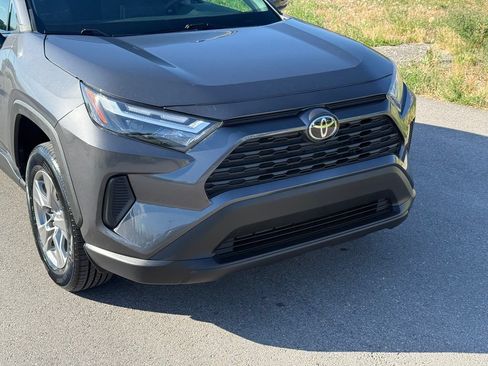 Used 2024 Toyota RAV4 XLE AWD/4WD image 5