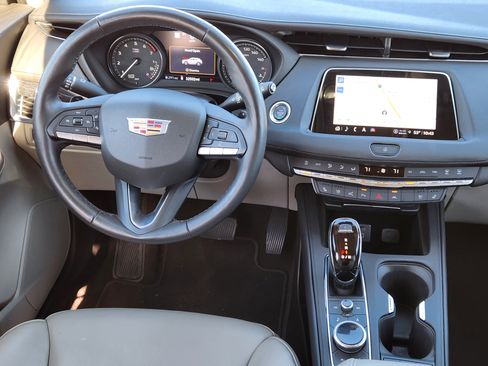 Certified 2023 Cadillac XT4 Premium Luxury w/ Technology Package image 27