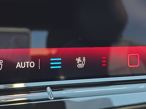 Used 2026 Volkswagen Tiguan SEL R-Line image 21