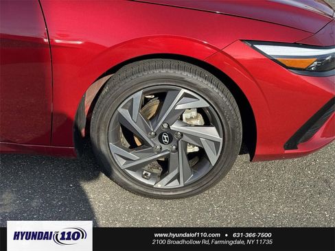 Used 2025 Hyundai Elantra Limited image 10