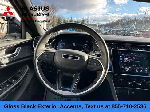 Used 2023 Jeep Grand Cherokee L Laredo image 22