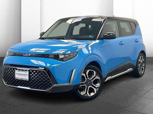 Used 2025 Kia Soul EX image 11