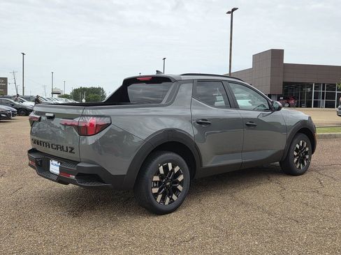 New 2026 Hyundai Santa Cruz SEL FWD image 2