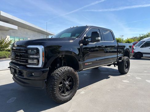 Used 2025 Ford F250 Platinum AWD/4WD image 4