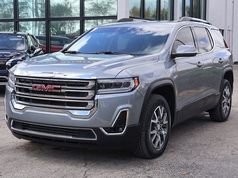 Used 2023 GMC Acadia SLT image 9