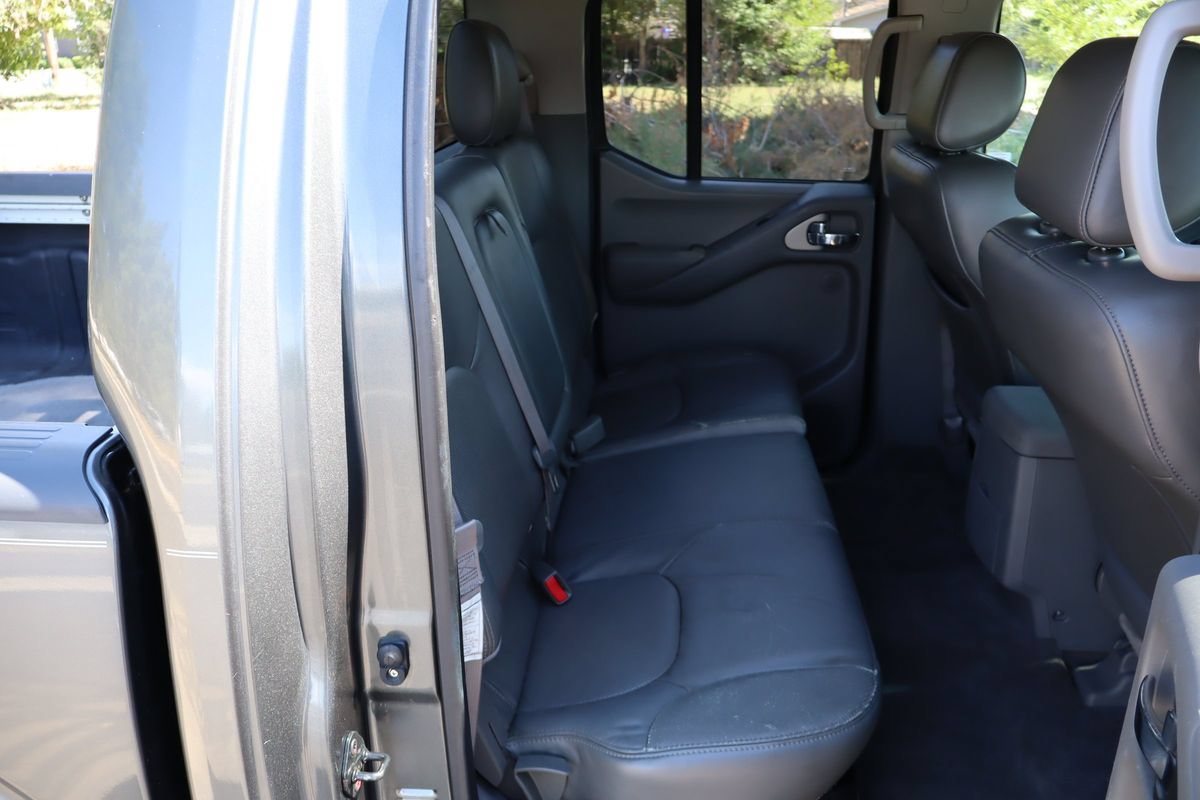 Used 2009 Nissan Frontier LE w/ LE Value Truck Pkg AWD/4WD image 21