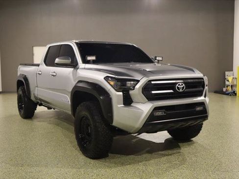 Used 2024 Toyota Tacoma SR5 AWD/4WD image 1