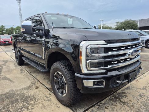 Certified 2024 Ford F250 Platinum w/ Tremor Off-Road Package AWD/4WD image 2