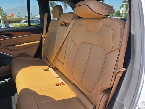 Used 2022 Jeep Grand Cherokee Summit AWD/4WD image 17