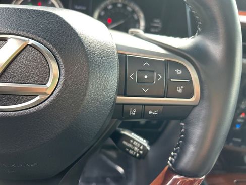 Used 2021 Lexus LX 570 4WD w/ Luxury Package image 16