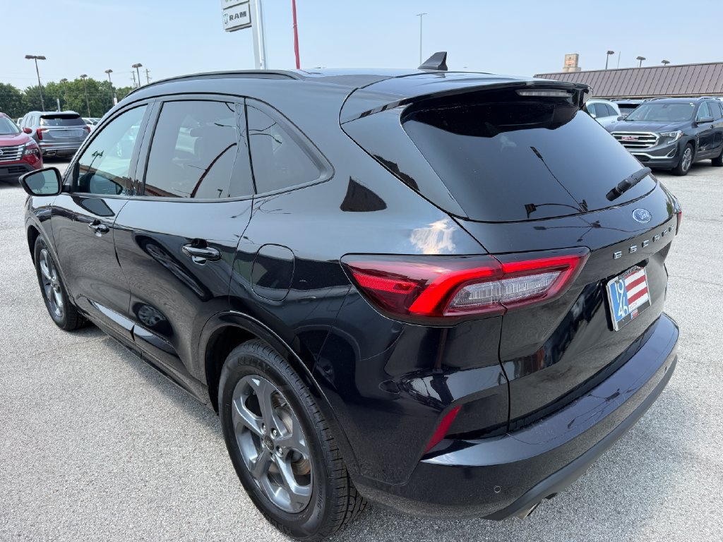 Used 2023 Ford Escape ST-Line w/ Tech Pack #1 FWD image 17