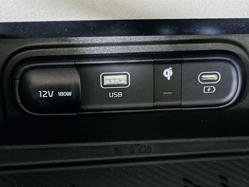 Used 2025 Kia Sportage EX FWD image 32