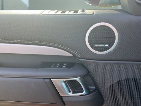 New 2026 Land Rover Discovery Limited Edition image 21