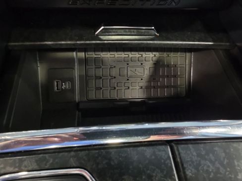 Used 2023 Ford Expedition Limited AWD/4WD image 28