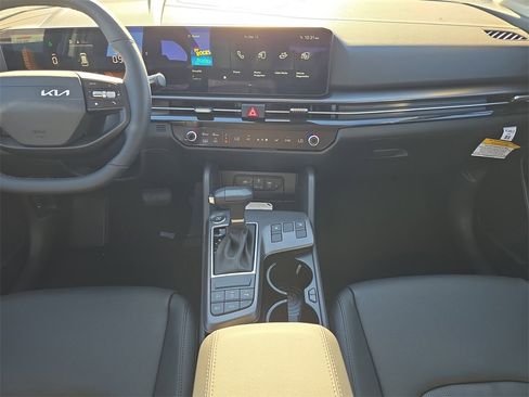 New 2026 Kia Sportage EX image 17