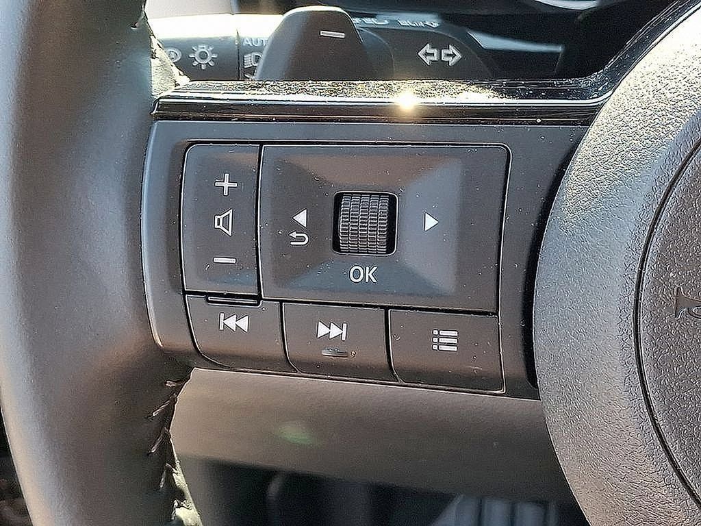 Used 2025 Nissan Pathfinder SL w/ SL Premium Package AWD/4WD image 22