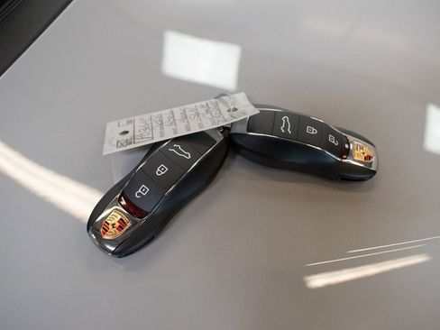 New 2026 Porsche Macan image 32