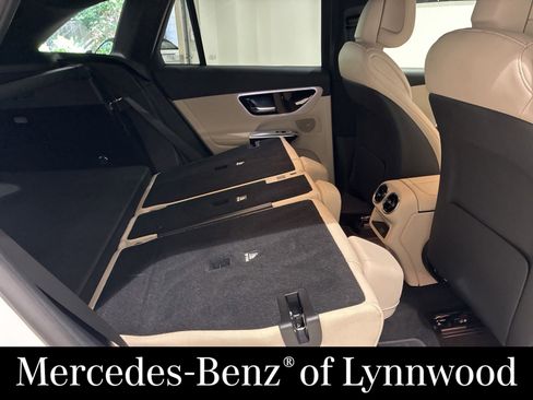 Used 2025 Mercedes-Benz GLC 350e 4MATIC image 24