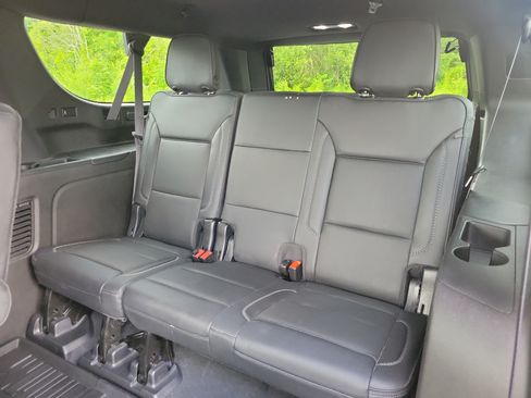 Used 2021 GMC Yukon XL Denali w/ Denali Premium Package AWD/4WD image 17
