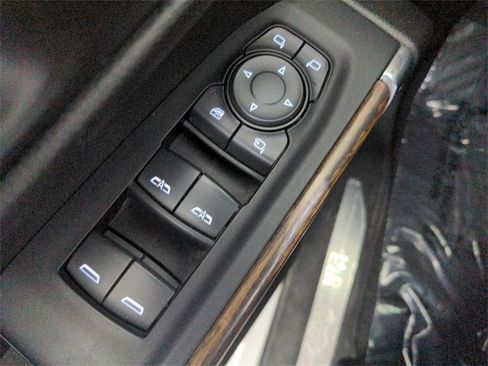 Used 2019 Chevrolet Silverado 1500 High Country image 36