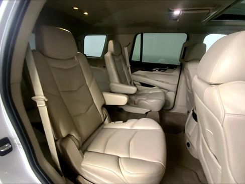 Used 2016 Cadillac Escalade Premium AWD/4WD image 18