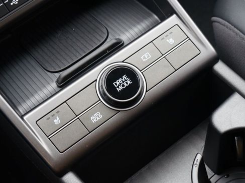 New 2026 Hyundai Kona SEL Premium FWD image 19