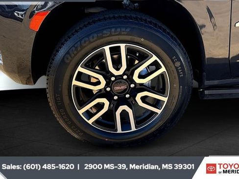 Used 2023 GMC Yukon AT4 w/ AT4 Premium Package image 7