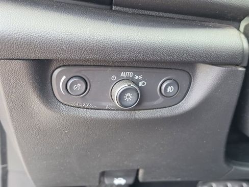 Used 2018 Buick Regal Essence w/ Driver Confidence Package #1 FWD image 28