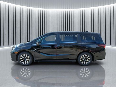 Certified 2026 Honda Odyssey EX-L image 3